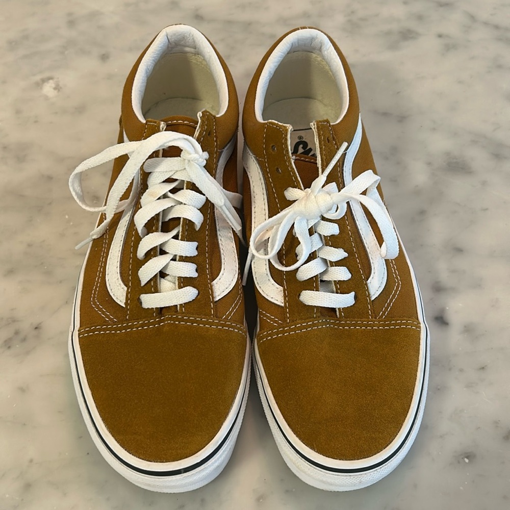 Vans Old Skool Sneakers Sz M 8.5/W10. New without tags.